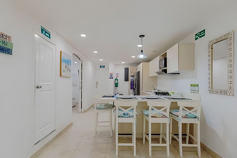 Quiet & Bright 2BR Old Town