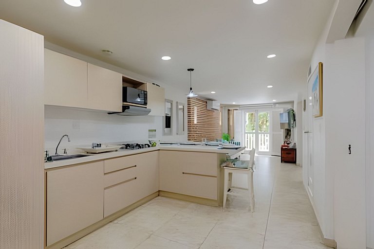 Quiet & Bright 2BR Old Town