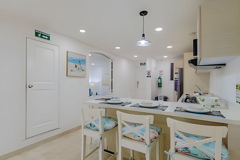 Quiet & Bright 2BR Old Town