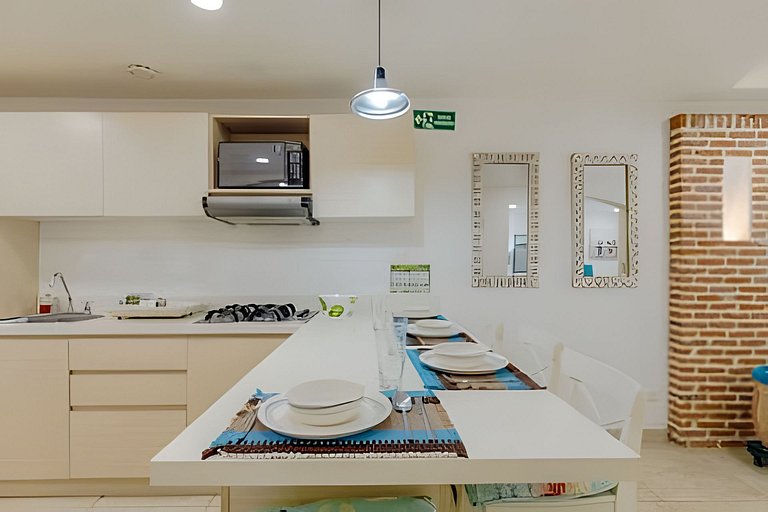 Quiet & Bright 2BR Old Town