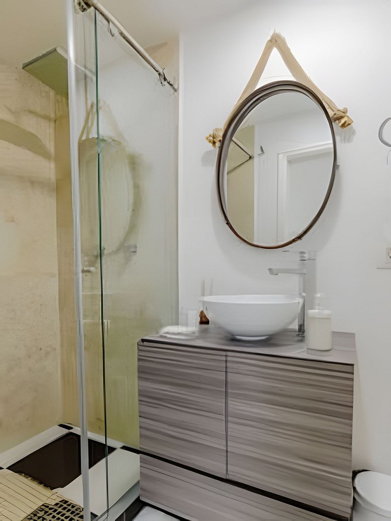 Quiet & Bright 2BR Old Town