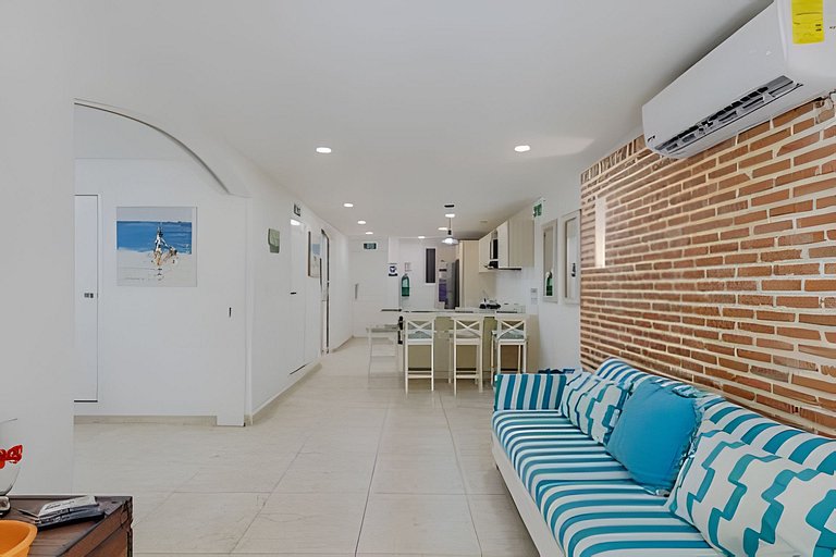 Quiet & Bright 2BR Old Town