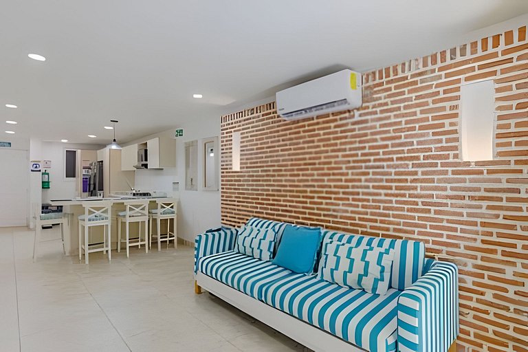 Quiet & Bright 2BR Old Town