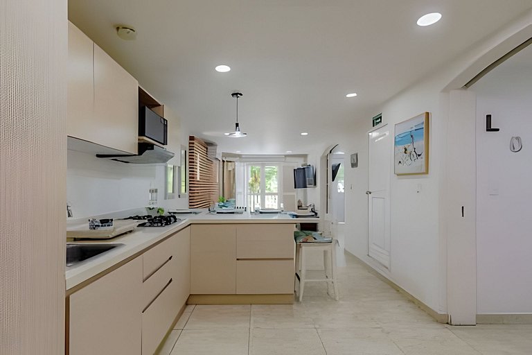 Quiet & Bright 2BR Old Town