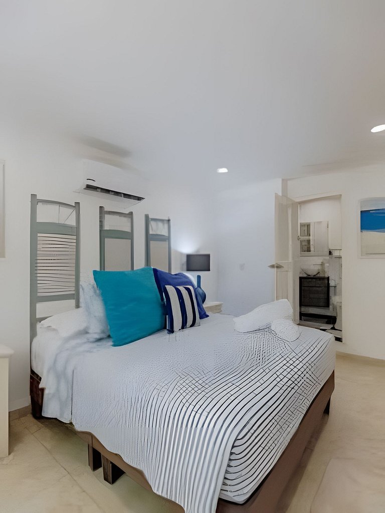 Quiet & Bright 2BR Old Town