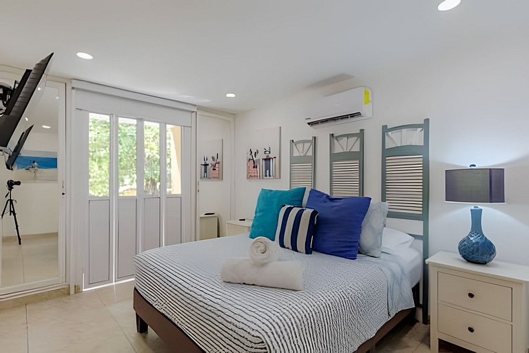 Quiet & Bright 2BR Old Town