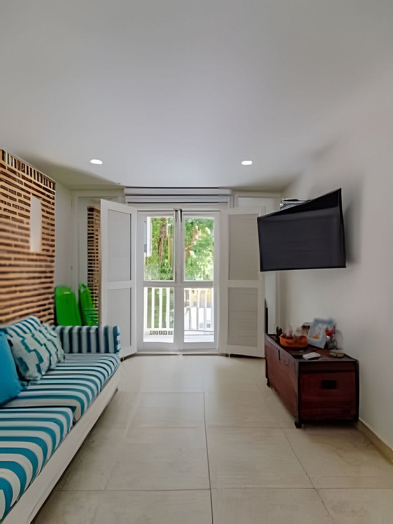 Quiet & Bright 2BR Old Town