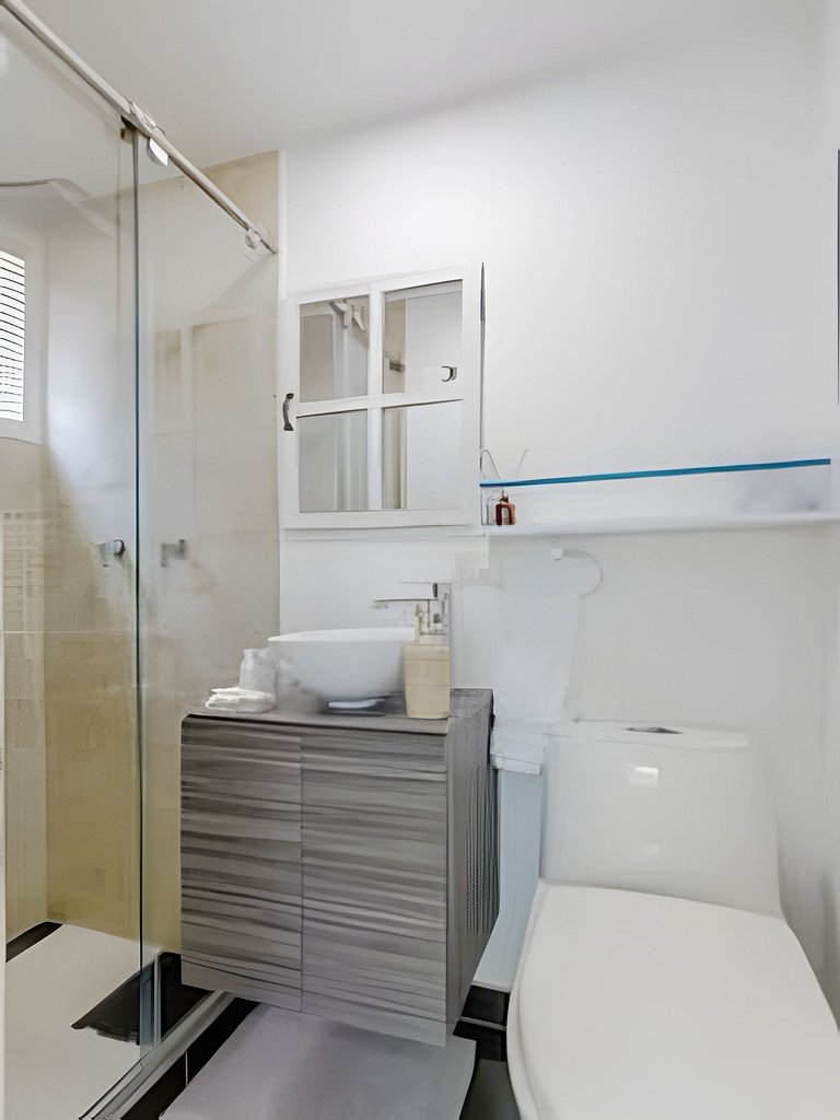 Quiet & Bright 2BR Old Town