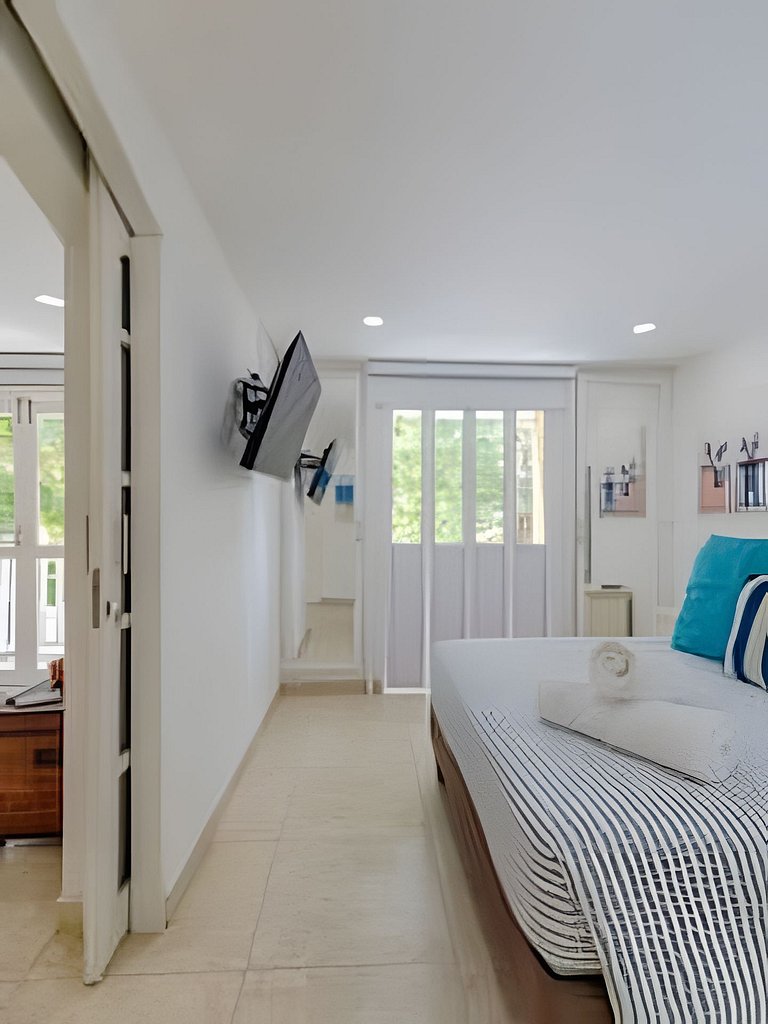 Quiet & Bright 2BR Old Town