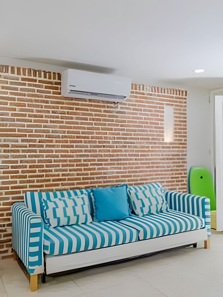 Quiet & Bright 2BR Old Town