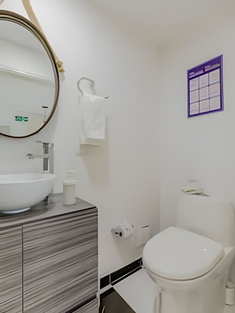 Quiet & Bright 2BR Old Town