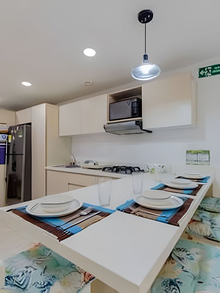 Quiet & Bright 2BR Old Town