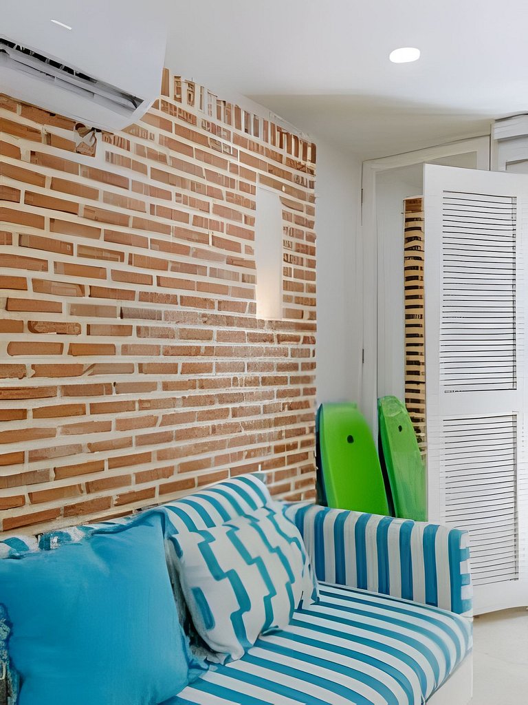 Quiet & Bright 2BR Old Town