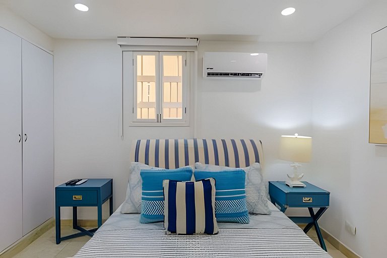 Quiet & Bright 2BR Old Town