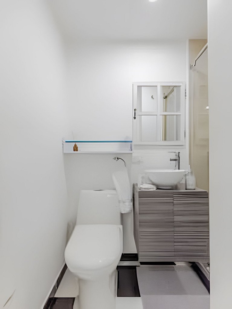 Quiet & Bright 2BR Old Town