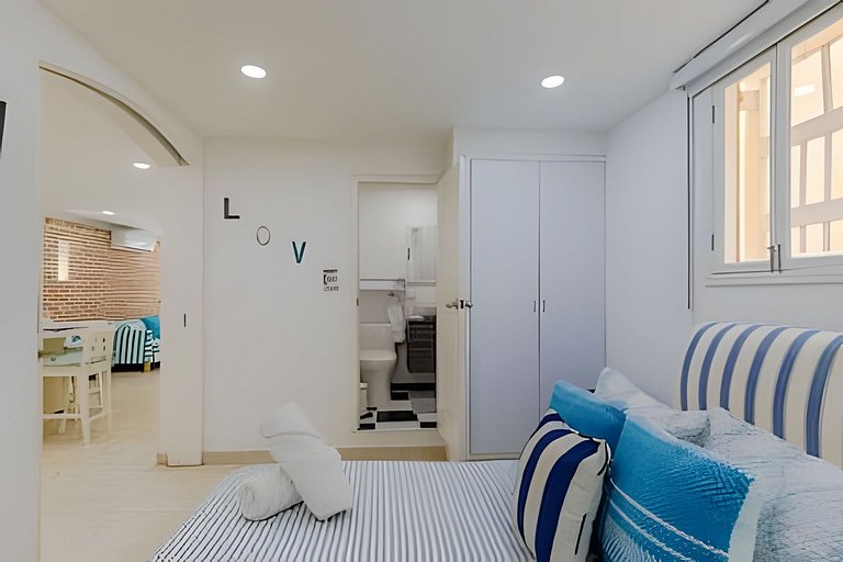 Quiet & Bright 2BR Old Town
