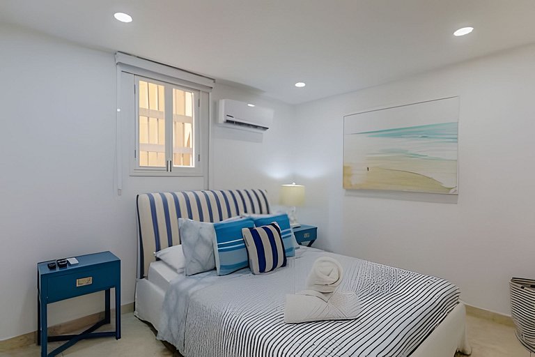 Quiet & Bright 2BR Old Town
