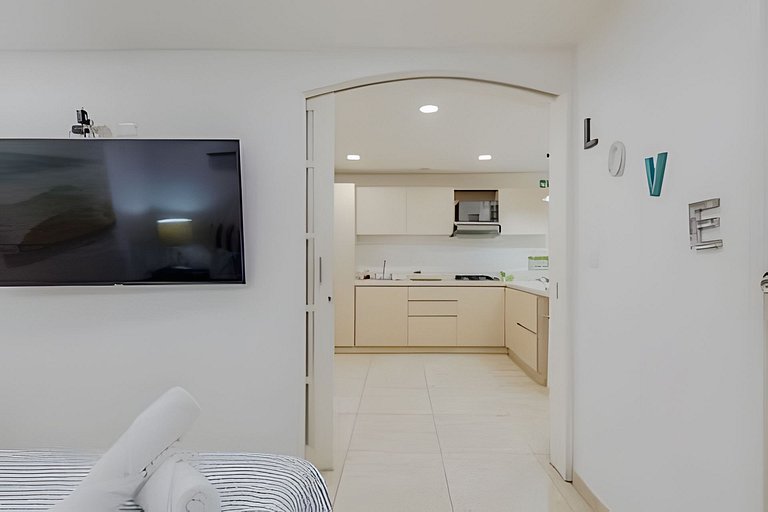 Quiet & Bright 2BR Old Town