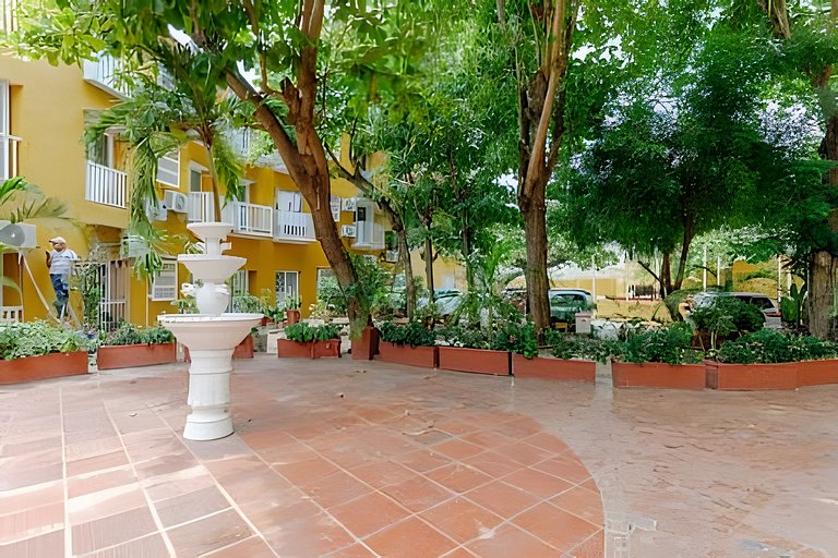 Quiet & Bright 2BR Old Town