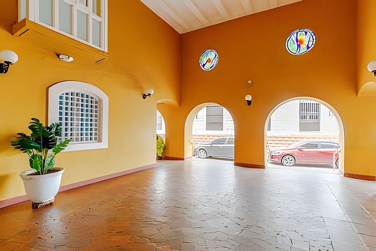 Quiet & Bright 2BR Old Town