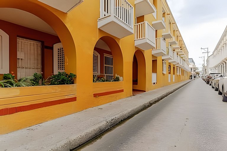 Quiet & Bright 2BR Old Town